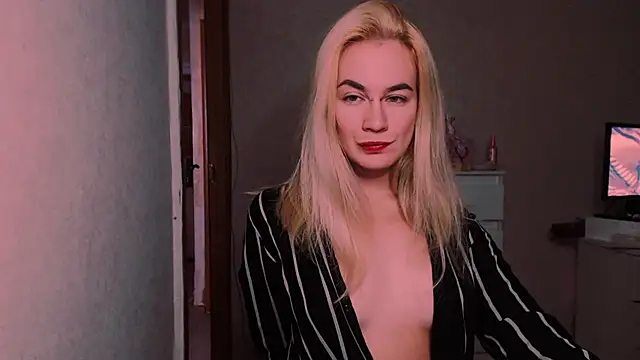 xxxcharismaaa online show from October 10, 2025, 8:20 pm