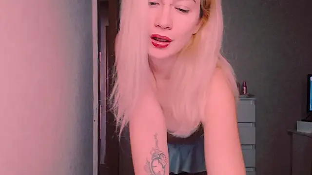 xxxcharismaaa online show from October 29, 2025, 6:56 am