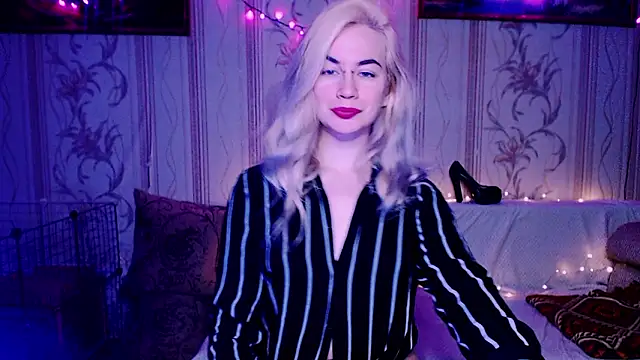 xxxcharismaaa online show from February 9, 2026, 2:53 am