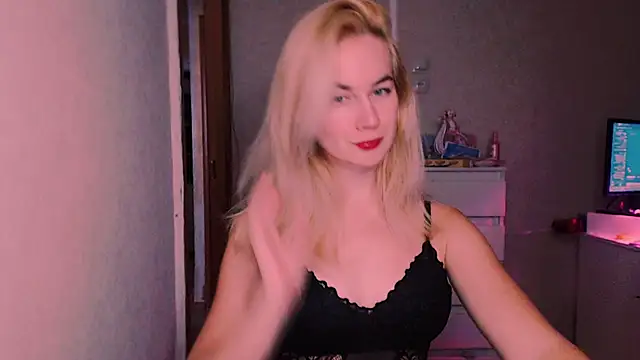 xxxcharismaaa online show from October 14, 2025, 8:09 pm