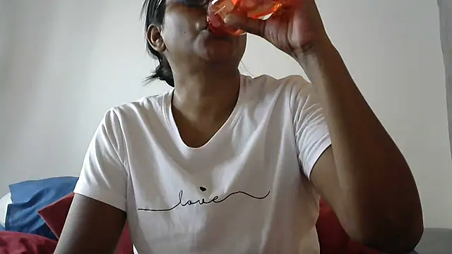 Snapshot of sunshinelady_ chatting on January 19, 2025, 3:10 pm sunshinelady  online show from January 19, 2025, 3:10 pm