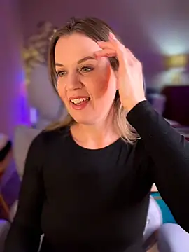 Snapshot of MaiseKnox chatting on January 9, 2026, 11:22 pm MaiseKnox online show from January 9, 2026, 11:22 pm