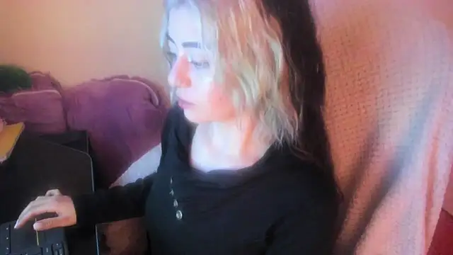 Snapshot of Sammysammy_ chatting on June 7, 2026, 9:03 am Sammysammy online show from June 7, 2026, 9:03 am