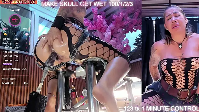 Snapshot of alise_MULTIVIEW_parker chatting on November 2, 2025, 10:48 pm alise MULTIVIEW parker online show from November 2, 2025, 10:48 pm