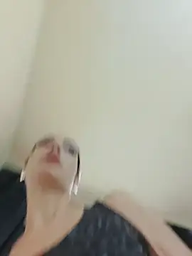 JoLeNe27 online show from December 17, 2025, 7:02 am