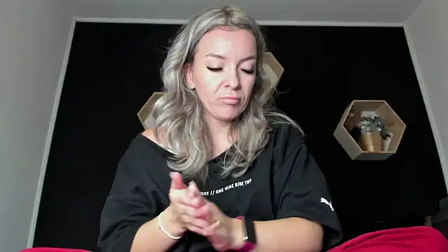 Alesys69 online show from October 30, 2025, 11:45 pm