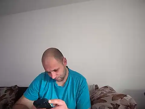 Flakka95 online show from April 13, 2026, 8:40 am