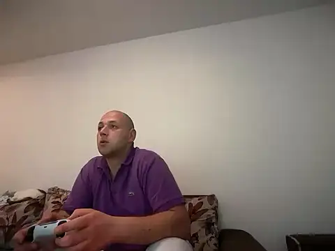 Flakka95 online show from April 7, 2026, 9:38 pm