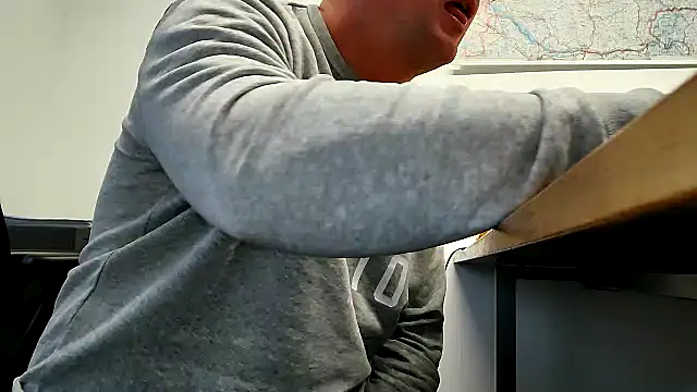 Snapshot of 69bezfleku chatting on February 17, 2025, 3:55 pm 69bezfleku online show from February 17, 2025, 3:55 pm