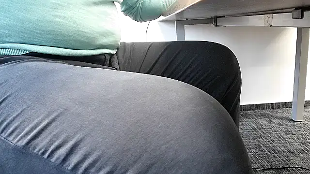 Snapshot of 69bezfleku chatting on November 12, 2025, 7:34 am 69bezfleku online show from November 12, 2025, 7:34 am