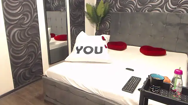 charrlote love online show from January 25, 2025, 3:41 pm