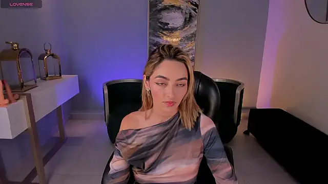 Snapshot of MelissaMoore_ chatting on December 15, 2025, 2:39 am MelissaMoore online show from December 15, 2025, 2:39 am