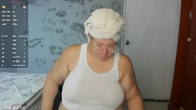 Snapshot of Johana_bbw chatting on December 15, 2025, 7:14 am Johana bbw online show from December 15, 2025, 7:14 am