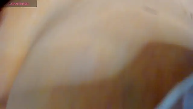 Snapshot of Dephne__ chatting on December 1, 2025, 8:53 pm Dephne online show from December 1, 2025, 8:53 pm