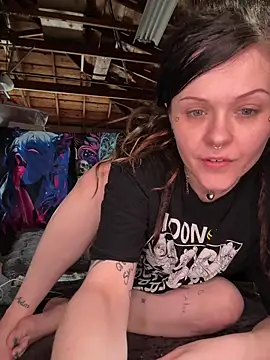 Snapshot of BlaizeyBBy chatting on February 9, 2026, 11:03 pm BlaizeyBBy online show from February 9, 2026, 11:03 pm