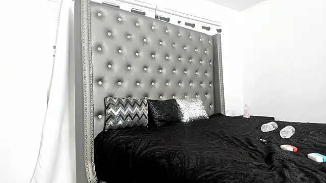 Snapshot of SashaMalone chatting on December 3, 2024, 11:07 am SashaMalone online show from December 3, 2024, 11:07 am