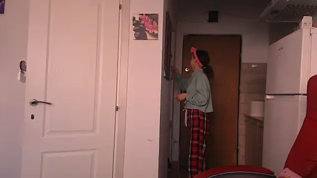 simyhvn online show from March 20, 2026, 5:41 am