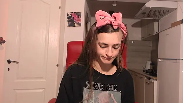 simyhvn online show from February 5, 2026, 5:03 am