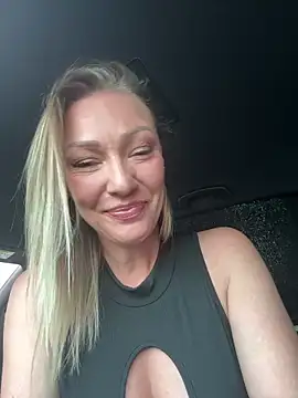 Sacha-xx online show from May 19, 2026, 8:32 am