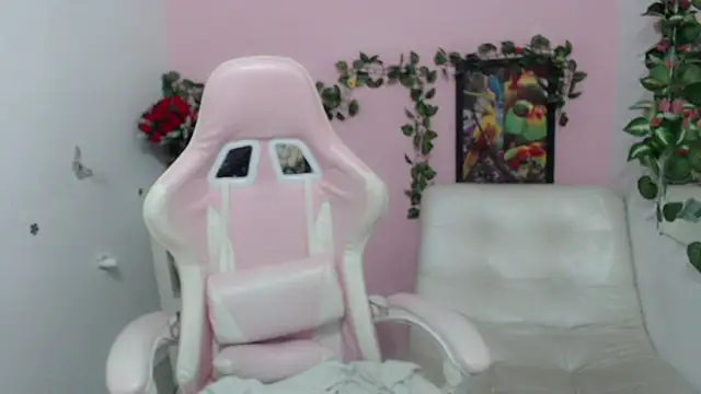 Snapshot of stepmother_105 chatting on September 10, 2025, 5:34 pm stepmother 105 online show from September 10, 2025, 5:34 pm
