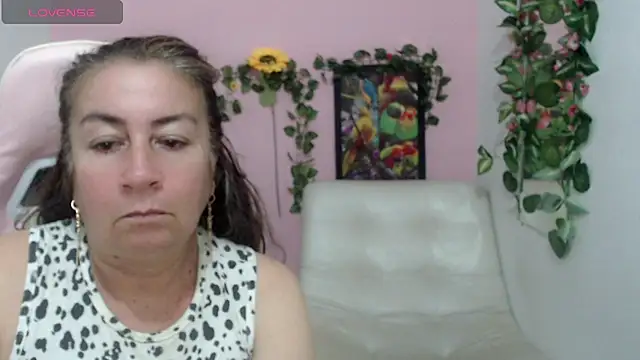 Snapshot of stepmother_105 chatting on February 3, 2026, 6:13 pm stepmother 105 online show from February 3, 2026, 6:13 pm