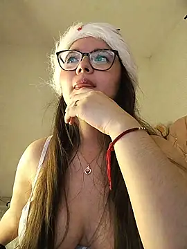 Snapshot of dannaparker chatting on December 20, 2025, 3:20 am dannaparker online show from December 20, 2025, 3:20 am