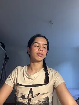 Snapshot of xlovelygirlx chatting on January 17, 2025, 10:23 pm xlovelygirlx online show from January 17, 2025, 10:23 pm