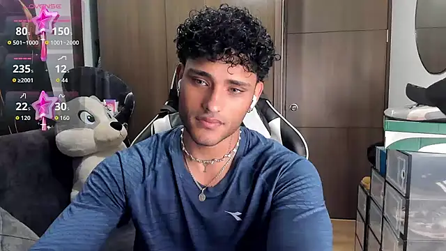 Snapshot of Alessandro_Vanni chatting on October 26, 2025, 1:39 am Alessandro Vanni online show from October 26, 2025, 1:39 am