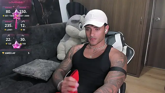 Snapshot of Alessandro_Vanni chatting on November 11, 2025, 1:44 am Alessandro Vanni online show from November 11, 2025, 1:44 am