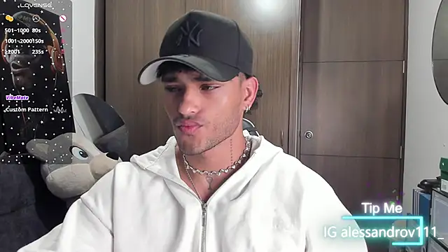 Snapshot of Alessandro_Vanni chatting on November 20, 2025, 2:23 am Alessandro Vanni online show from November 20, 2025, 2:23 am