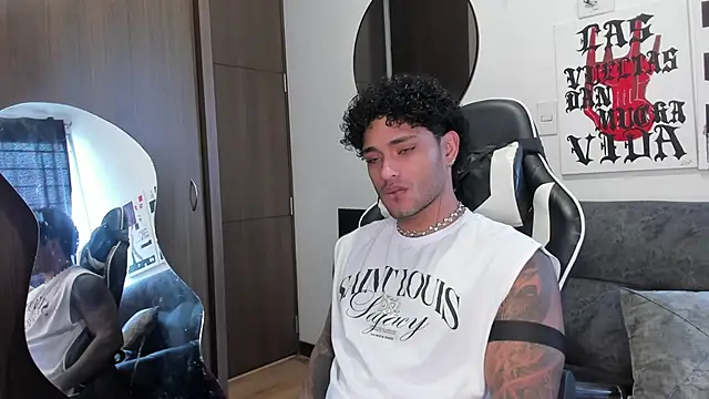 Snapshot of Alessandro_Vanni chatting on February 19, 2026, 2:58 pm Alessandro Vanni online show from February 19, 2026, 2:58 pm