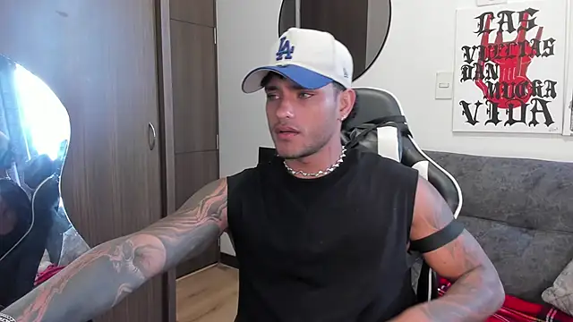 Snapshot of Alessandro_Vanni chatting on January 9, 2026, 1:18 pm Alessandro Vanni online show from January 9, 2026, 1:18 pm