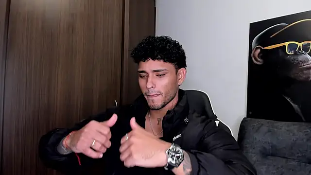 Snapshot of Alessandro_Vanni chatting on March 13, 2025, 3:22 am Alessandro Vanni online show from March 13, 2025, 3:22 am