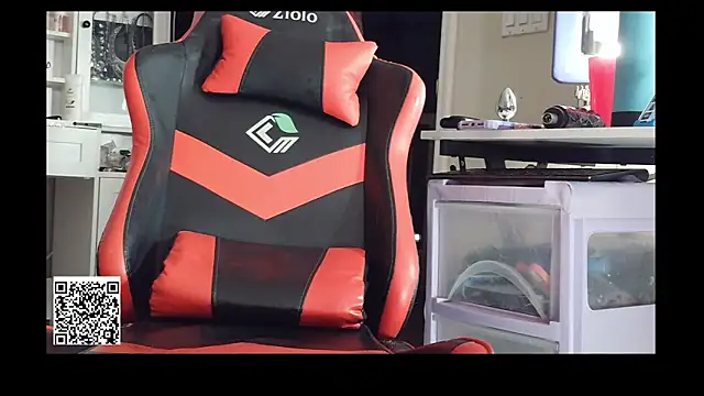 sugahfreeee online show from April 28, 2026, 2:27 am