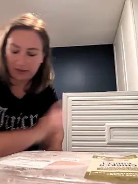 Canadian BBW online show from November 7, 2025, 8:24 pm