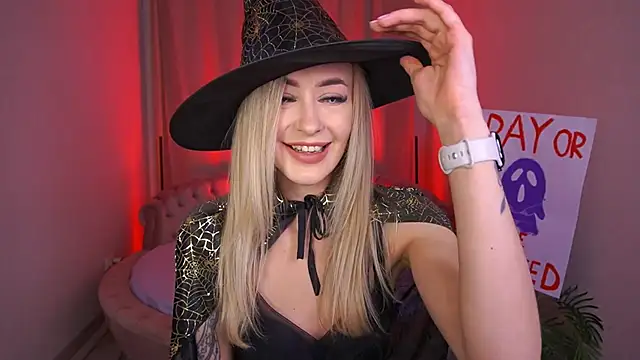 Snapshot of GraceCandy chatting on October 31, 2025, 11:00 pm GraceCandy online show from October 31, 2025, 11:00 pm