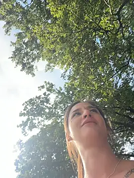 joanaelaa online show from July 13, 2026, 3:44 pm