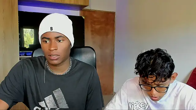 Snapshot of CrissBrownxxx chatting on July 5, 2026, 7:32 pm CrissBrownxxx online show from July 5, 2026, 7:32 pm
