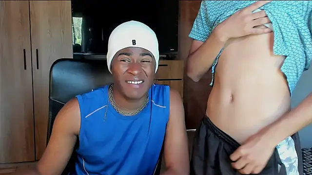 Snapshot of CrissBrownxxx chatting on May 15, 2026, 9:02 pm CrissBrownxxx online show from May 15, 2026, 9:02 pm