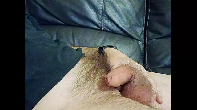 Snapshot of hairyuncut00 chatting on November 12, 2025, 2:48 am hairyuncut00 online show from November 12, 2025, 2:48 am