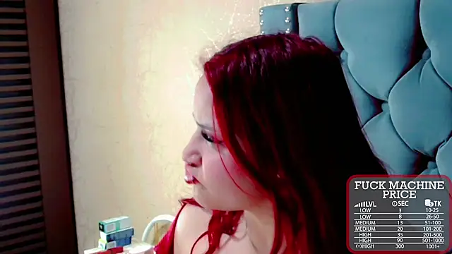 Snapshot of Imannejulienne chatting on November 4, 2025, 12:03 am Imannejulienne online show from November 4, 2025, 12:03 am