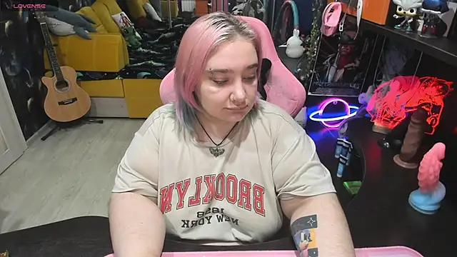 Snapshot of Softie_Sofy chatting on September 10, 2025, 1:48 am Softie Sofy online show from September 10, 2025, 1:48 am