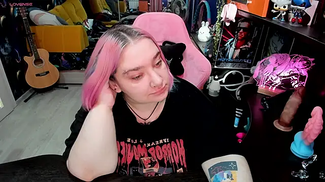 Snapshot of Softie_Sofy chatting on September 19, 2025, 3:21 am Softie Sofy online show from September 19, 2025, 3:21 am