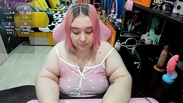 Snapshot of Softie_Sofy chatting on November 6, 2025, 3:21 am Softie Sofy online show from November 6, 2025, 3:21 am