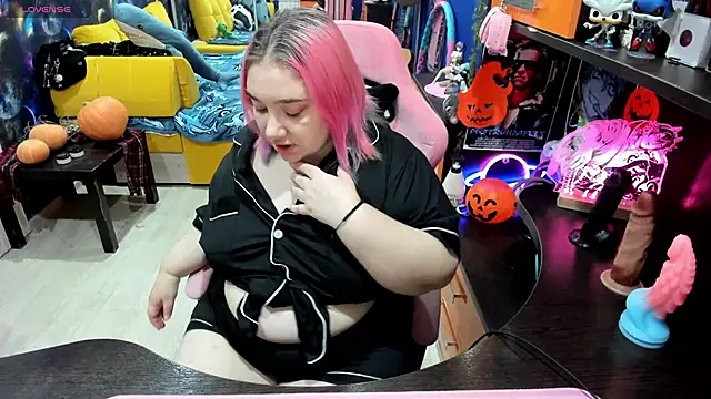 Snapshot of Softie_Sofy chatting on October 30, 2025, 2:21 am Softie Sofy online show from October 30, 2025, 2:21 am