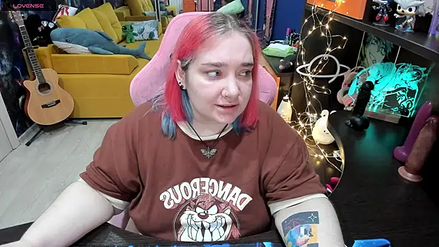 Snapshot of Softie_Sofy chatting on March 18, 2025, 3:56 am Softie Sofy online show from March 18, 2025, 3:56 am