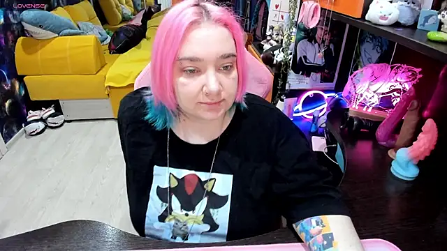 Softie Sofy online show from March 28, 2026, 3:29 am