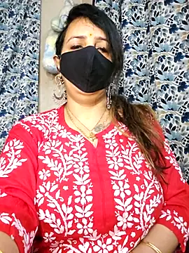 cute-tanvi online show from February 5, 2026, 1:01 am