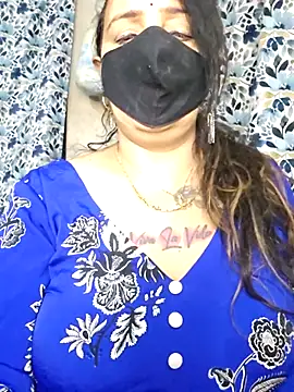 cute-tanvi online show from March 28, 2026, 12:22 am