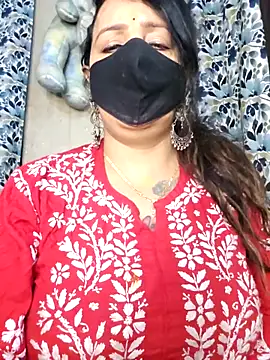 cute-tanvi online show from April 3, 2026, 12:17 am